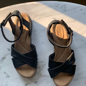 Clarks Collection Ultra Comfort ankle strap sandal. Sz 7 , Black